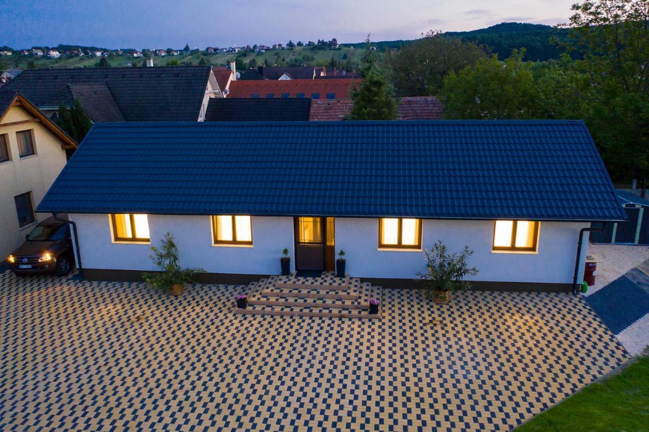 Bodzaház Apartman Tarján Esterno foto