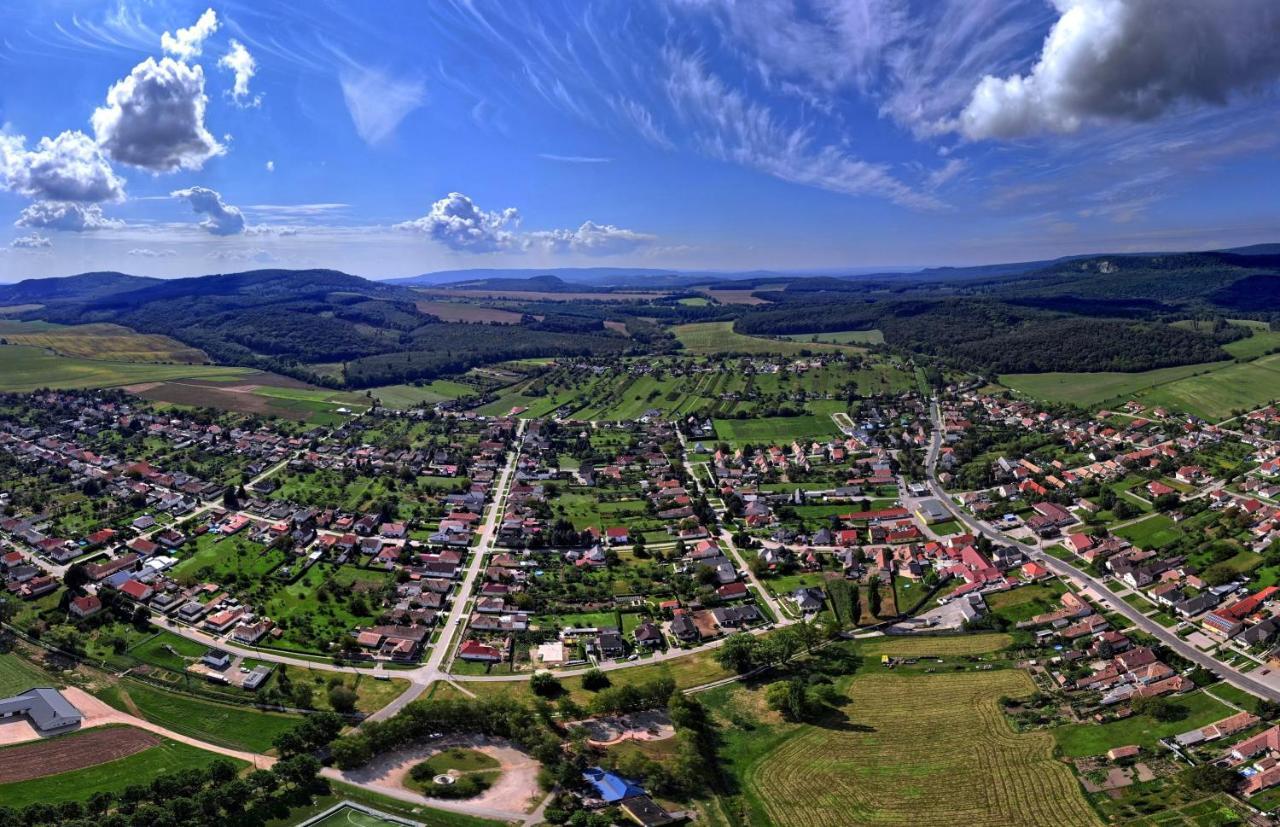 Bodzaház Apartman Tarján Esterno foto